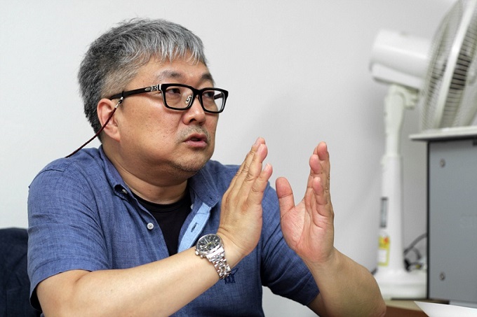 사진3 미대 부학장 문주 교수는 6월중으로 학생들의 의견을 수렴할 수 있는 자리를 마련하겠다고 밝혔다..jpg