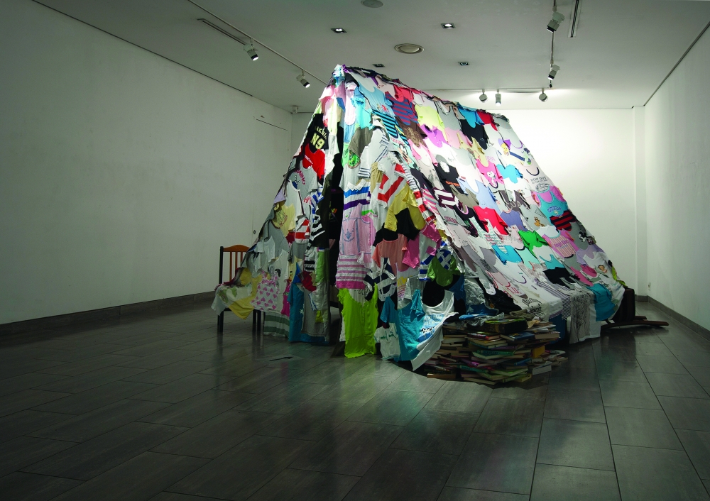 사진설명 시작. 정문경 작가의