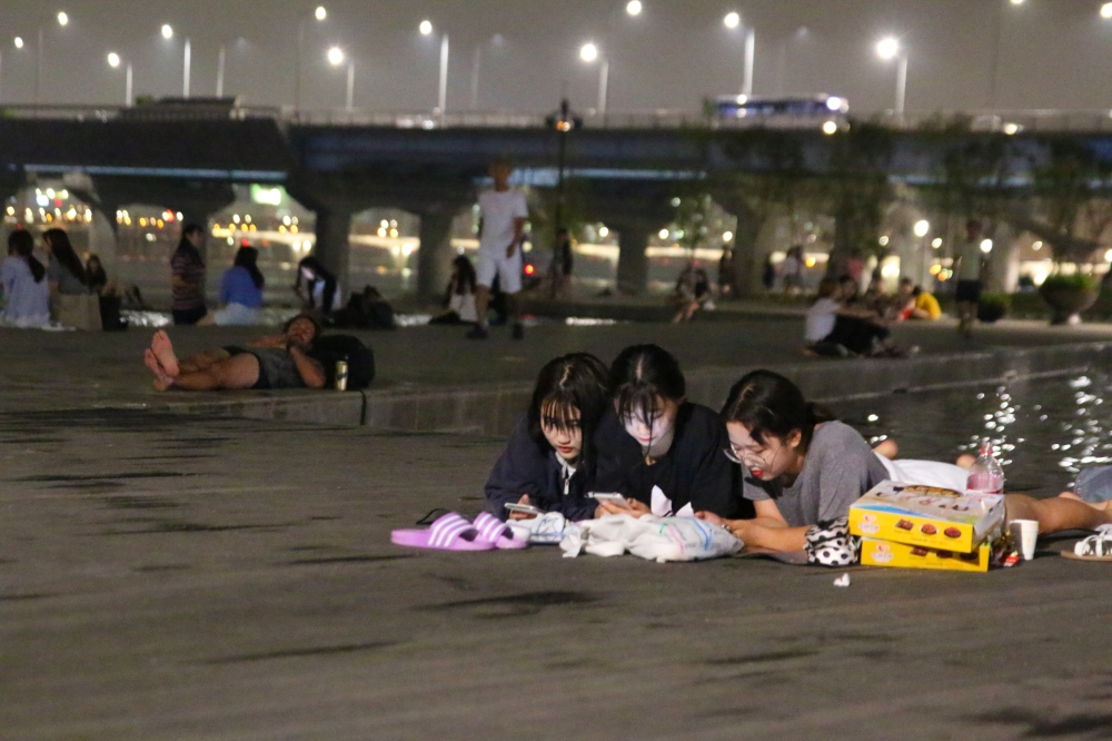 한강 새친구.jpg